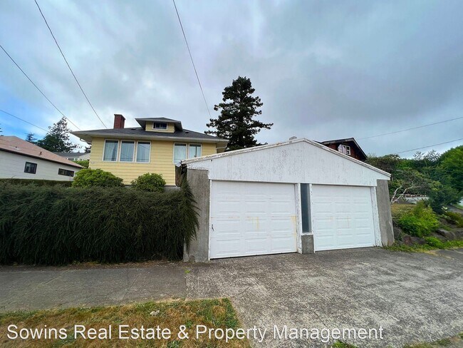 Building Photo - 3 br, 1.5 bath House - 439 Chinook St