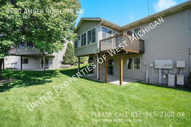 Foto del edificio - Available Now | 3 Bed 2.5 Bath Condo in th...