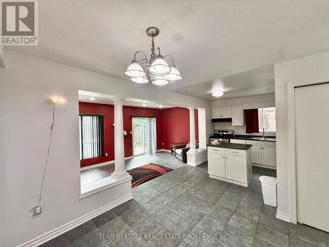 Photo du bâtiment - 691 Oakcrossing Rd