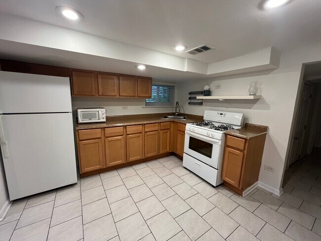 Building Photo - 7643 Jackson Blvd