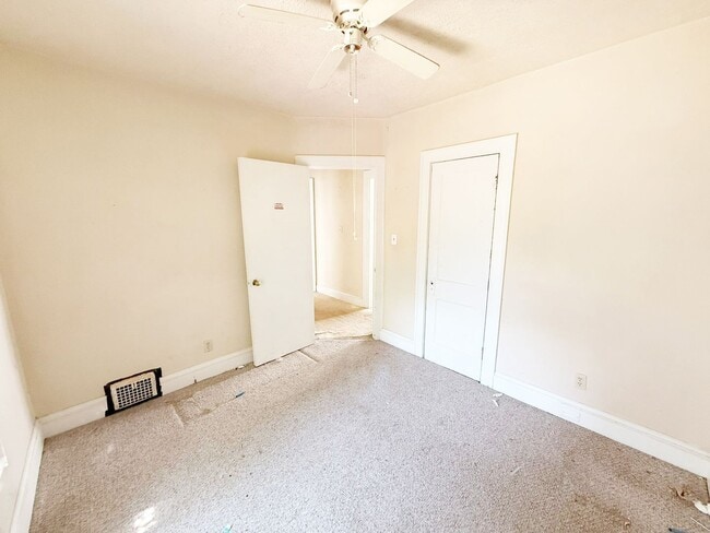 Foto del edificio - 4921 E 85th St