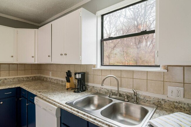 Foto del edificio - N 23rd W Ave Duplex