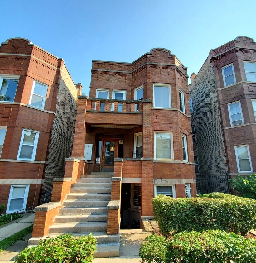 Primary Photo - 2219 W Rice St