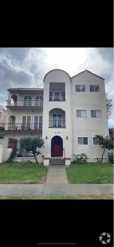 Building Photo - 628 E Elk Ave