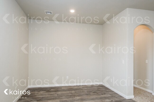 Building Photo - 605 St. James Place