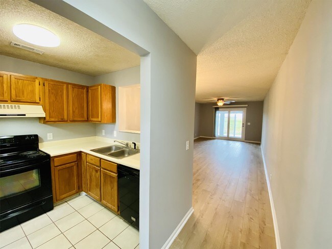 Building Photo - 103 Bull River Bluff Dr