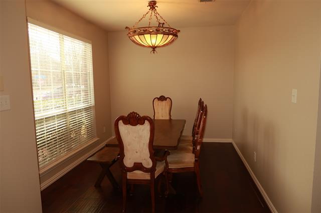 Foto del edificio - 6307 Lakewood Dr