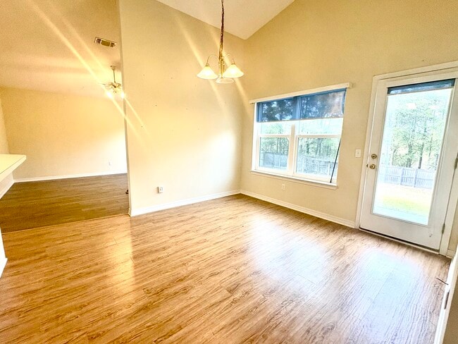 Building Photo - 6879 Cedar Ridge Cir