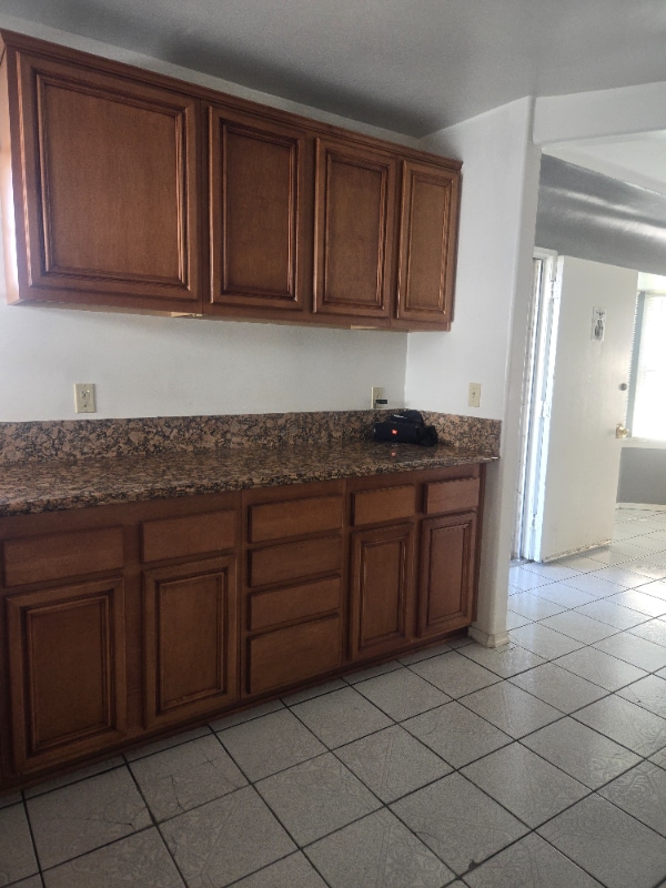 Foto del edificio - 2705 E 111th St