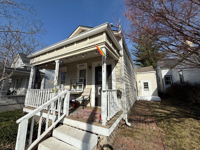 Foto del edificio - 2 bedroom duplex in the highlands!