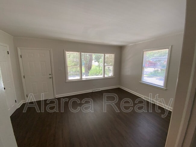 Foto del edificio - 1350 Mulberry Ave