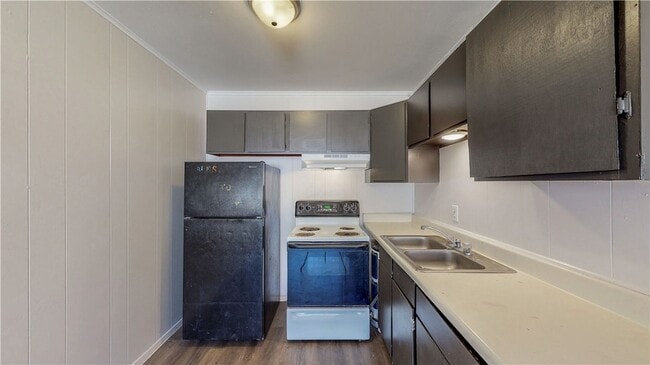 Building Photo - 206 Lynn Dr