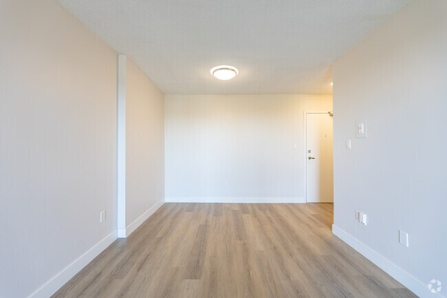 1 chambre, 1 salle de bain - 548 pi2 - Salle à manger - Glen Terrace Apartments