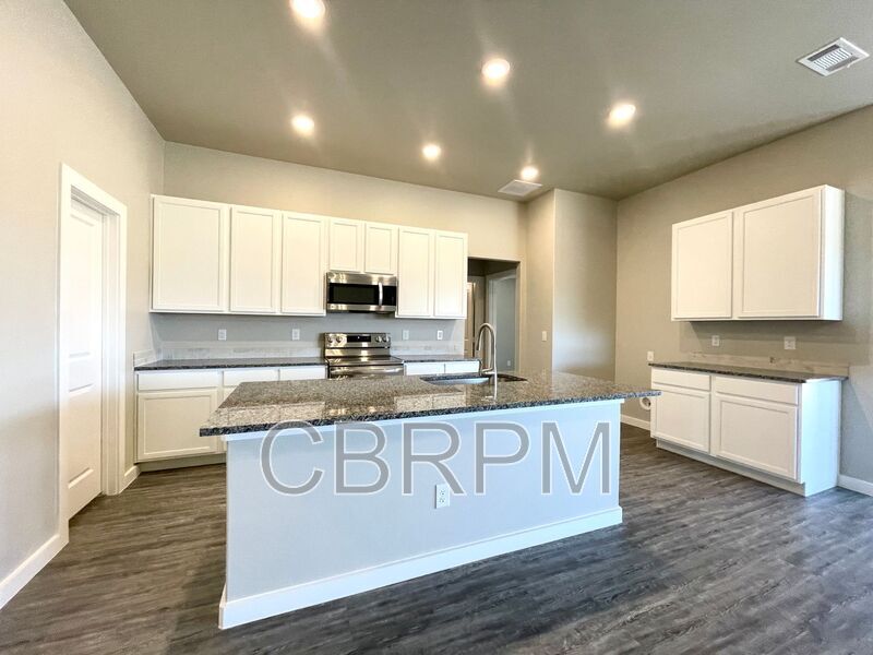 Building Photo - 3402 Urbana Pl