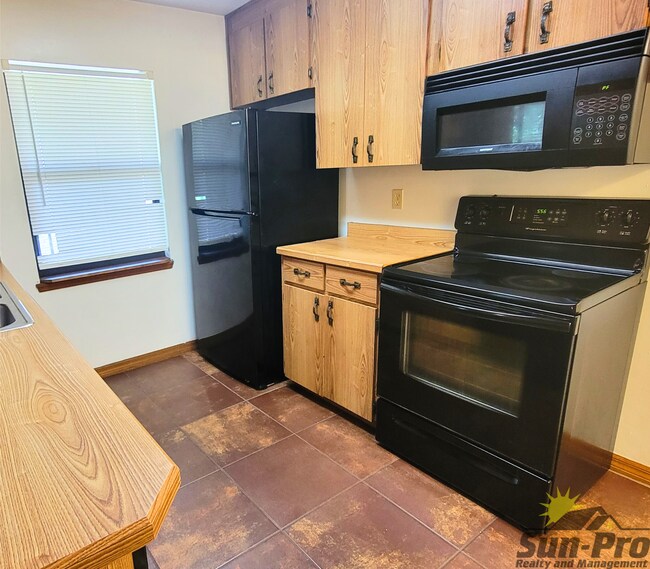 Foto del edificio - 1668 Spring Garden Ct