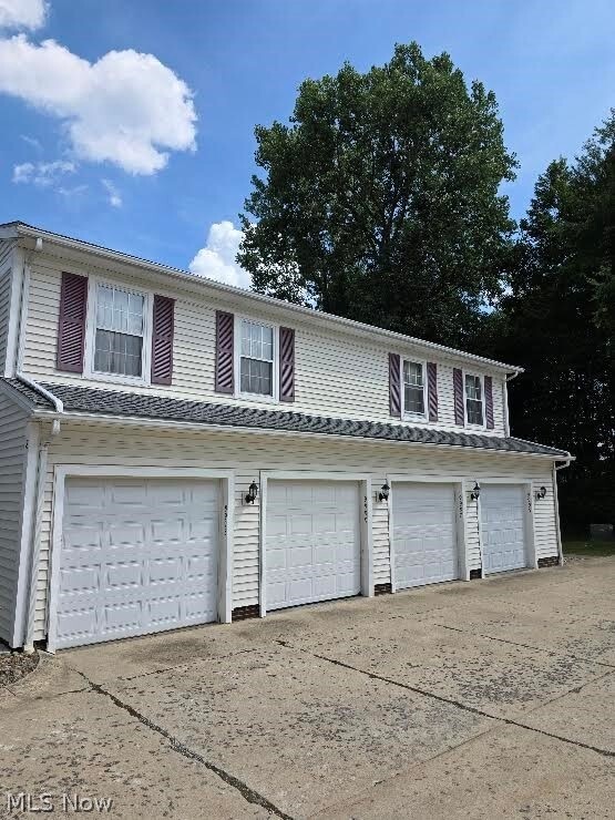 Building Photo - 9997 Independence Dr