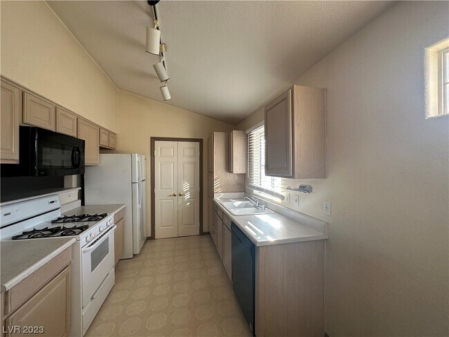 Building Photo - 1401 Michael Way