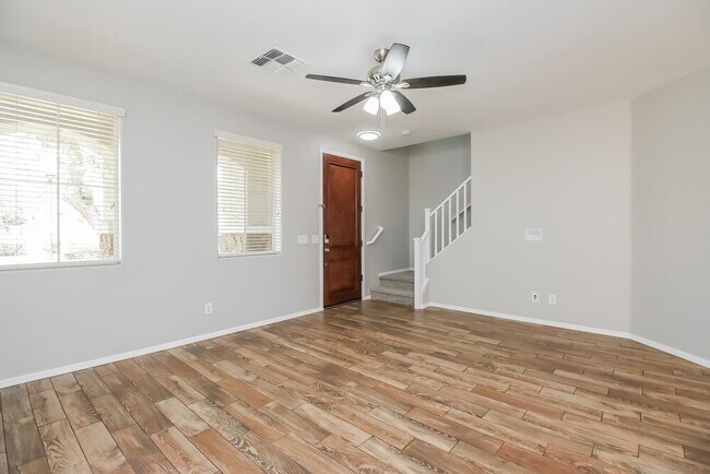 Building Photo - 10117 E Isabella Ave