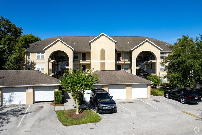2624 Emerald Lake Ct Kissimmee, FL 34744 - 2669 Emerald Lake Ct