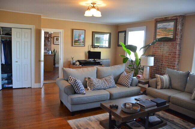 Building Photo - 1 Waverly Pl