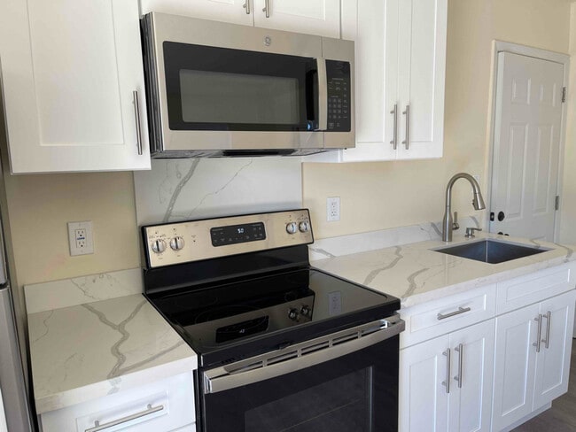 Building Photo - 986 Pope Way