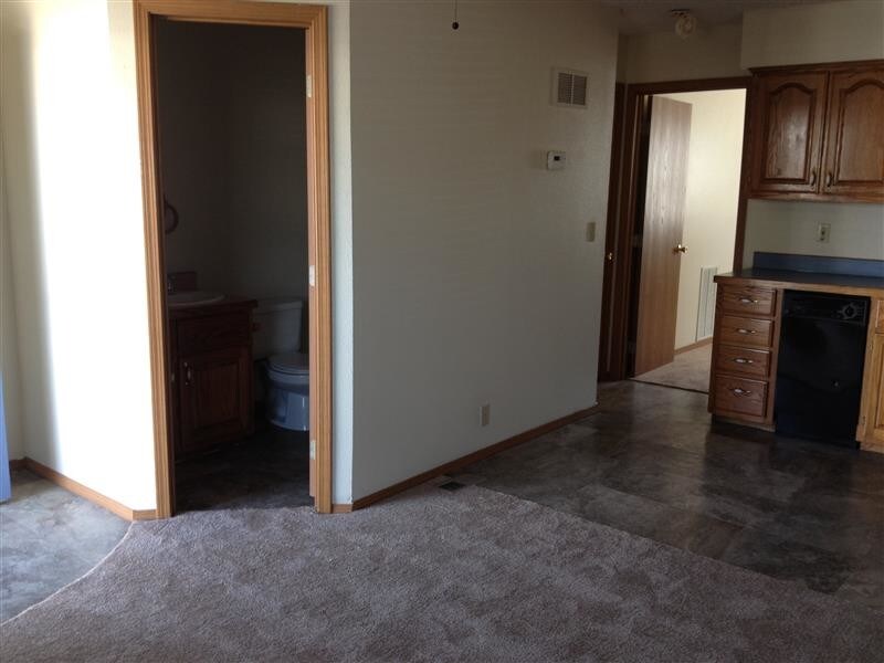 777 Cardinal Dr Unit 5D, b City, MO 64870 Room for Rent in b