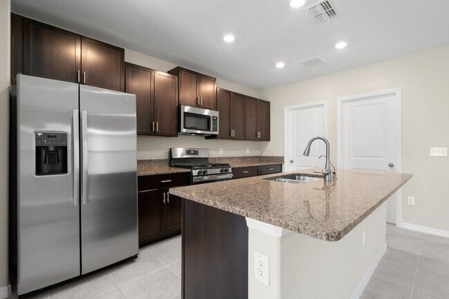 Building Photo - LIKE NEW Home For Rent in Belmont!
