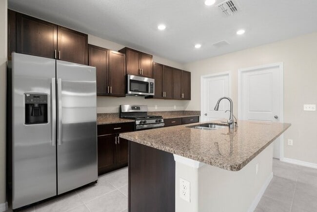 Foto del edificio - LIKE NEW Home For Rent in Belmont!