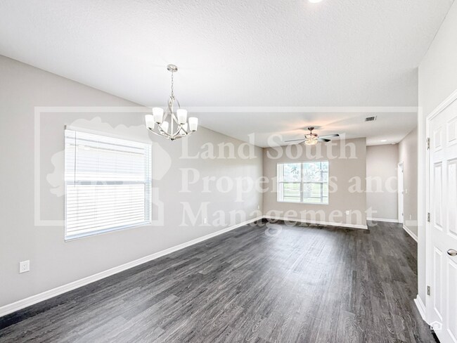 Building Photo - 3358 Cup Dr