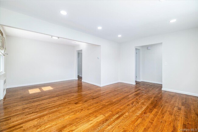 Foto del edificio - 123 Denton Ave