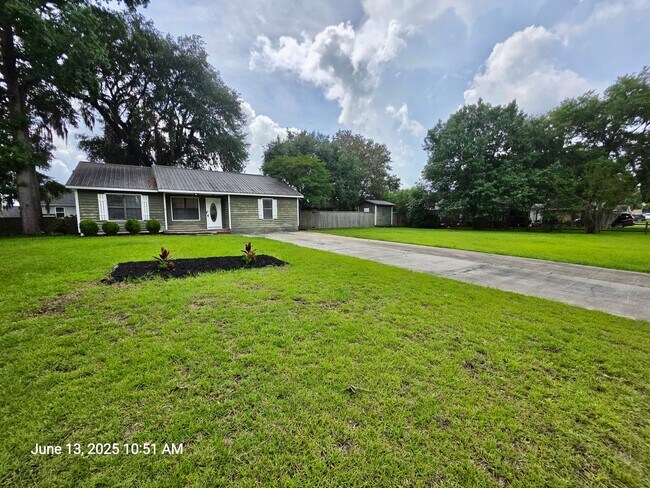 Foto del edificio - Charming 3 bedroom on a huge lot - Boulder...