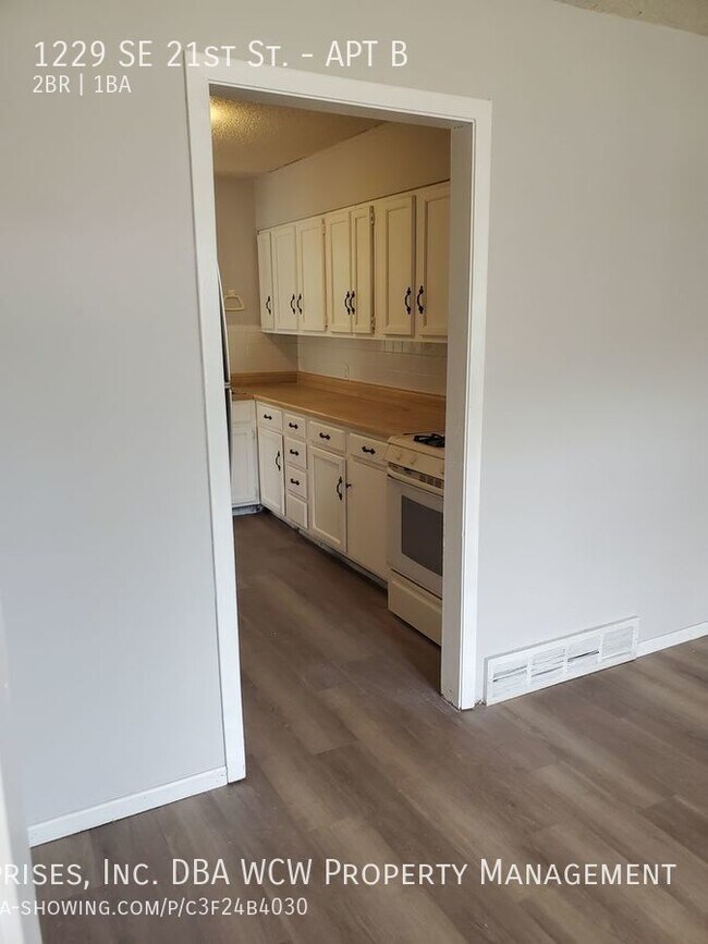 Foto del edificio - Nice 2 bedroom 1 bath duplex!