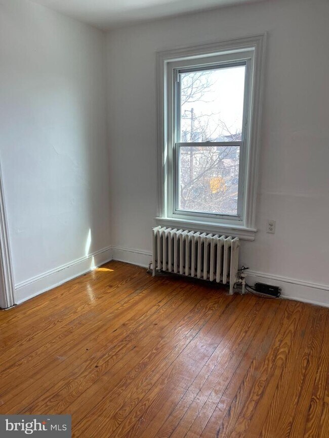 Building Photo - 841 S Clinton Ave