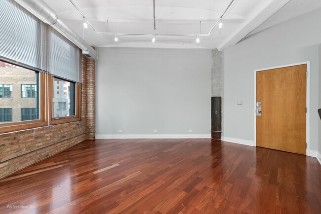 Building Photo - 801 S Wells St