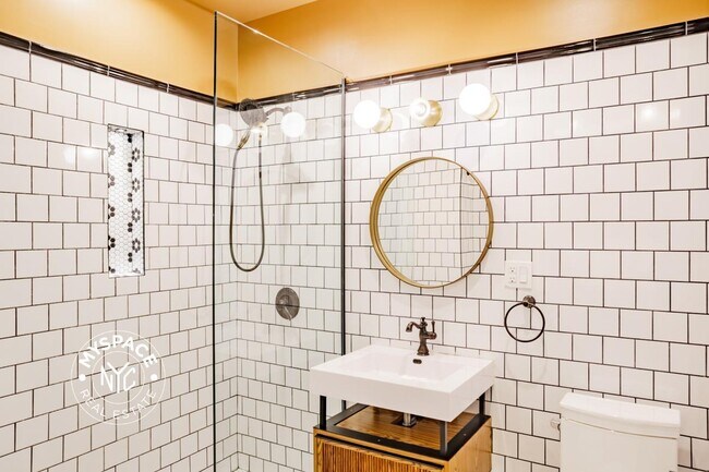 Building Photo - 187 Kent Ave