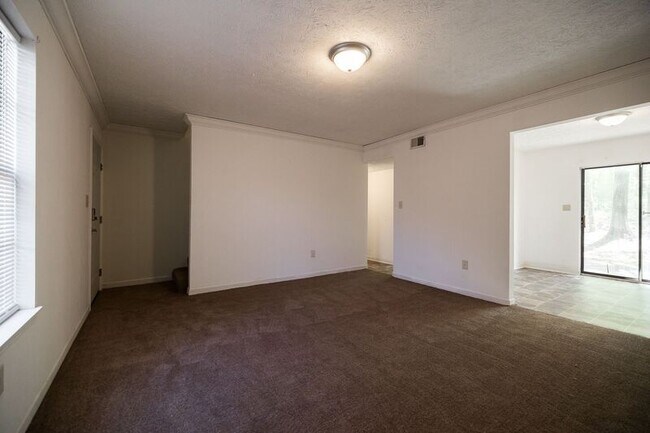 Foto del edificio - 165 Oliver Cir