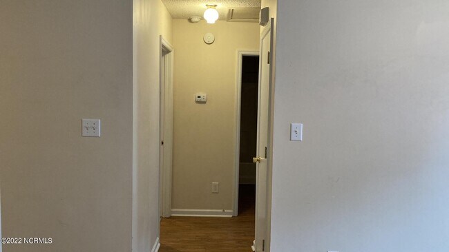 Building Photo - 219 Deer Creek Dr