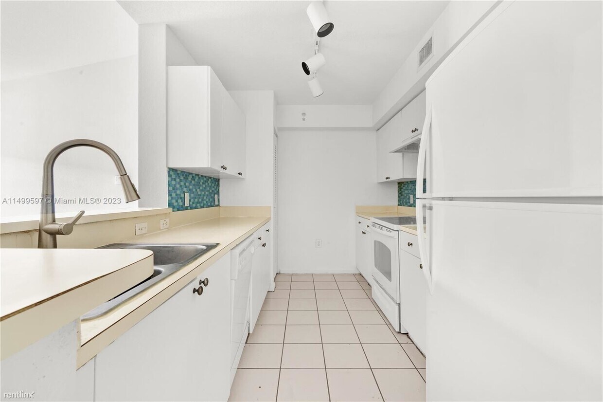 Foto principal - 3 br, 2 bath House - 15460 SW 284th St Uni...