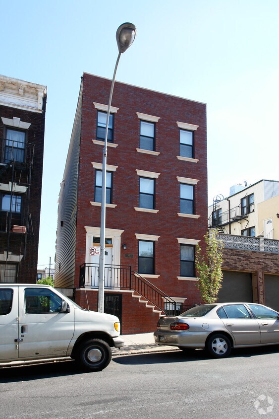 Building Photo - 357 21st St