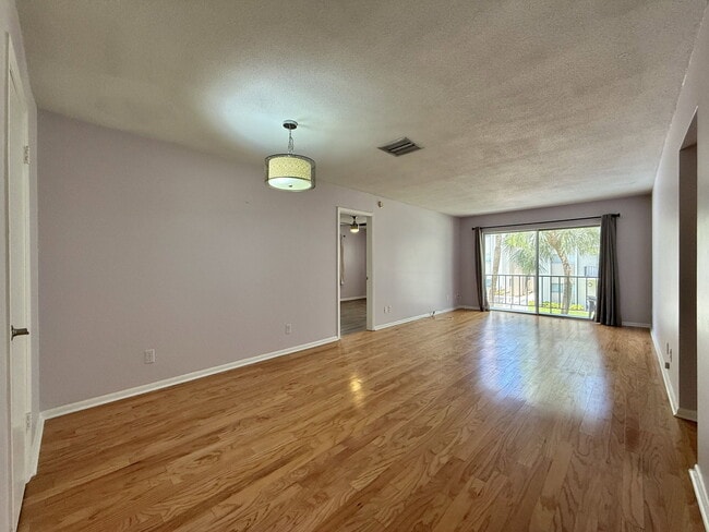 Photo - 4607 W Fig St Apartment