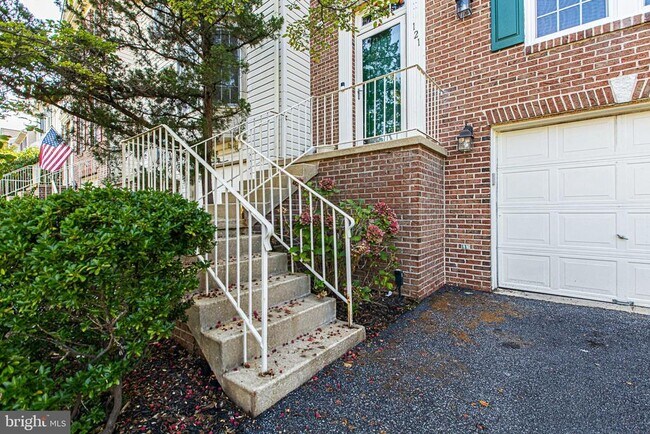 Foto del edificio - 121 Steven Ln