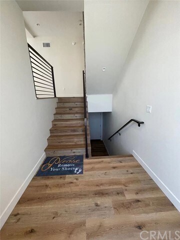 Building Photo - 501 N Santa Anita Ave