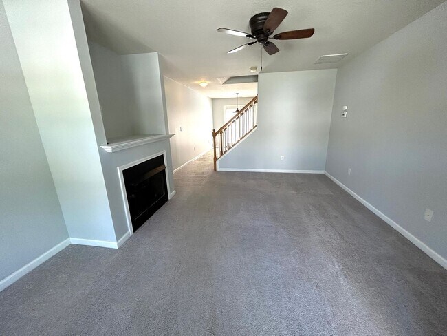 Building Photo - South Asheville - Immaculate 3 Bedroom Tow...