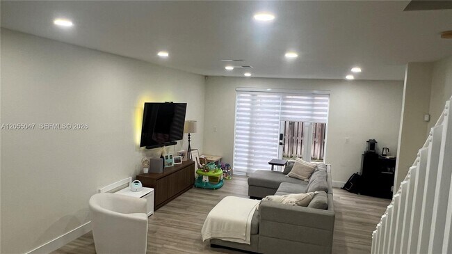 Foto del edificio - 13540 NW 7th Ct