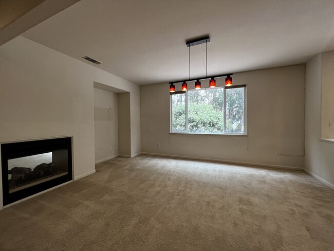 Building Photo - 3517 Park Ridge Dr