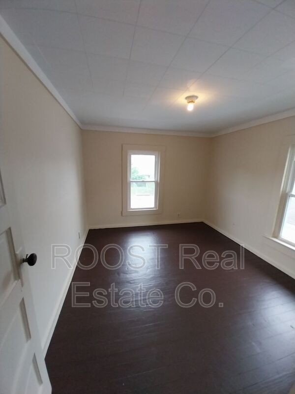 Foto del edificio - 649 E Southern Ave