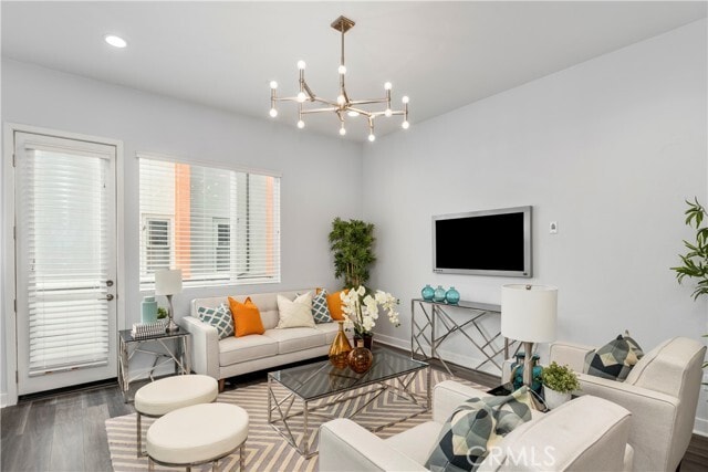 Building Photo - 231 Elm Ave