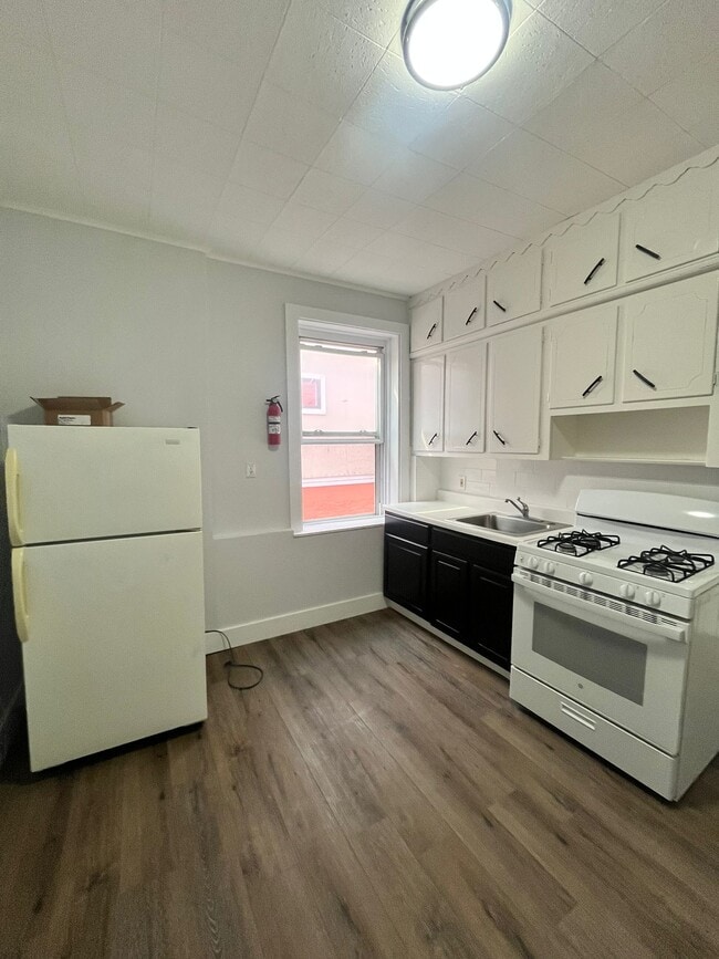 Building Photo - 937 Pavonia Ave