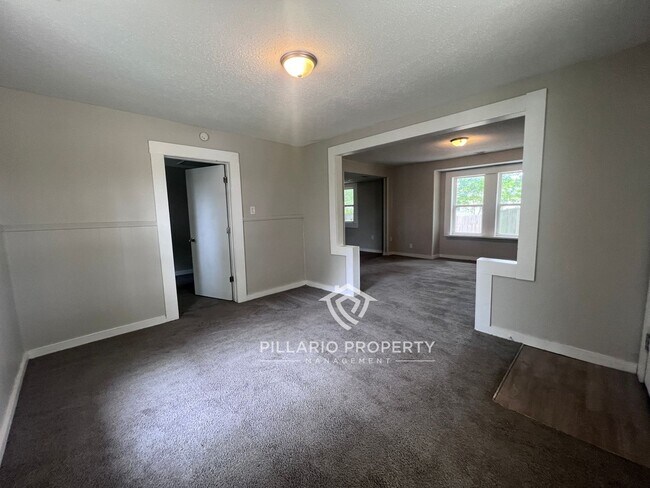 Building Photo - MOVE IN SPECIAL!!  Updated 2 Bedroom 1 Bat...
