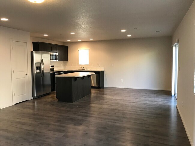 Foto del edificio - Spacious 4 Bd 2.5 Ba Home in  Camas School District! Upgrades! Close to Parks & Freeway Access!